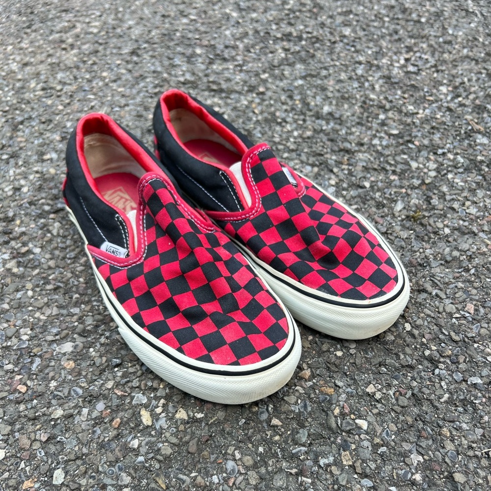 VANS Black Red Checkered Size 6.5